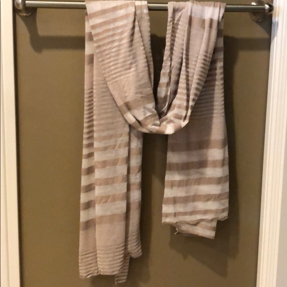 NWOT Victoria’s Secret scarf wrap